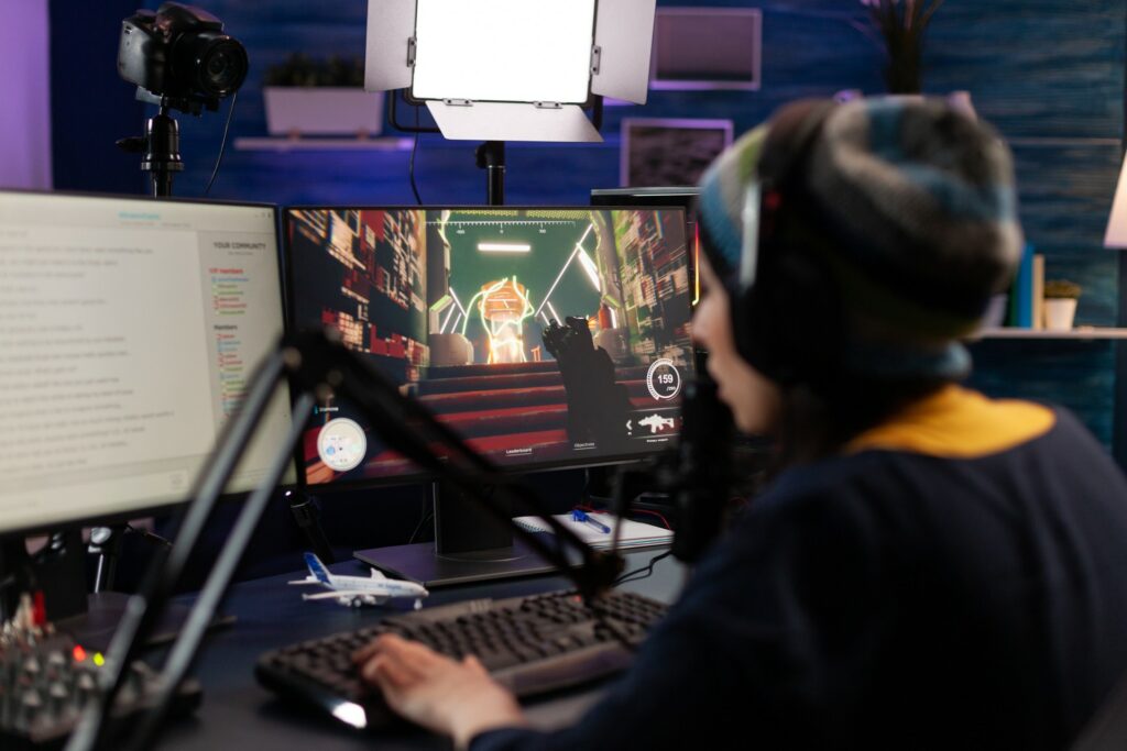 Apprenante en live sur Twitch après avoir suivi la formation d'Ewan : maitriser le streaming live sur Twitch